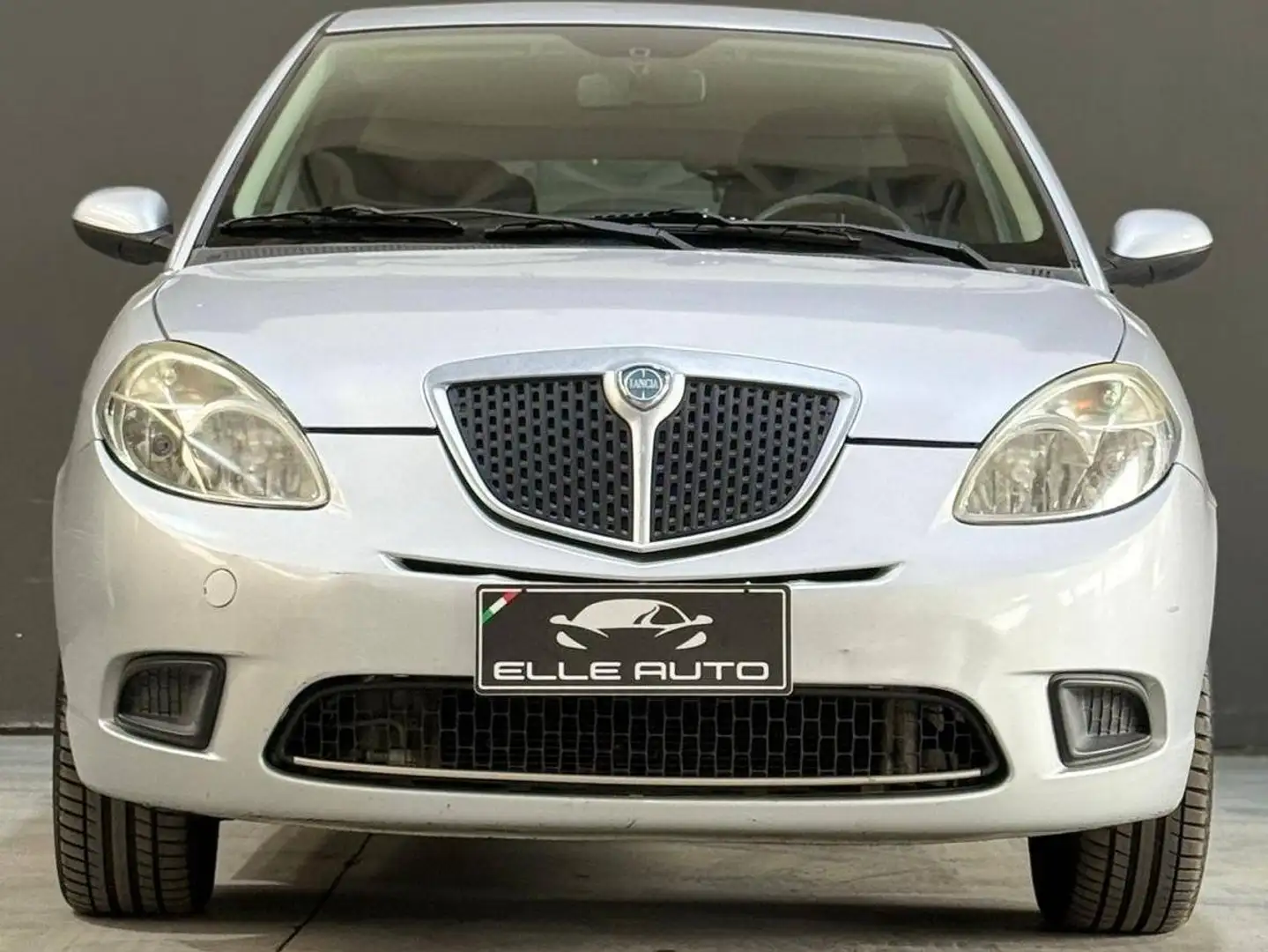 Lancia Ypsilon 1.4 8v Platinum ecochic Gpl - foto 2 di 4