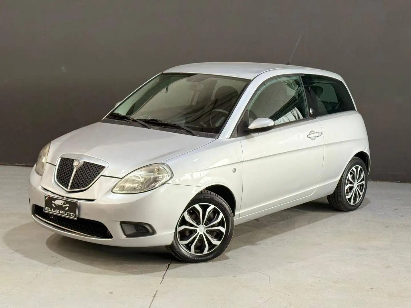 Lancia Ypsilon 1.4 8v Platinum ecochic Gpl, del 2009, 101.000 km, in vendita a Cornaredo (MI)