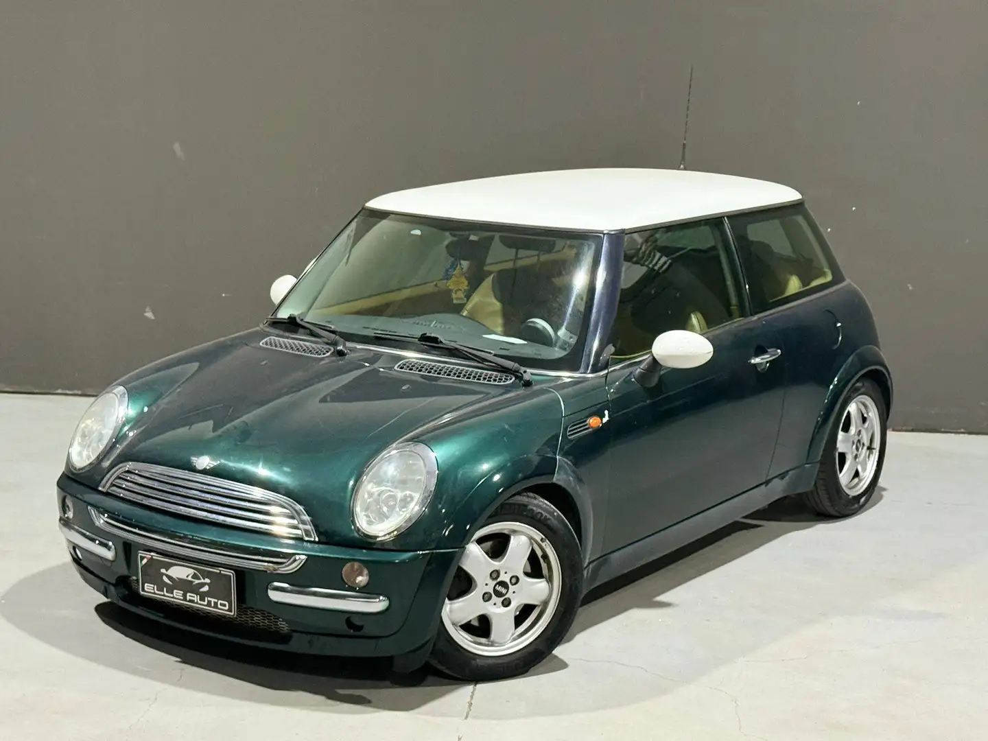 MINI Cooper Mini 1.6 Cooper, del 2003, 144.000 km, in vendita a Cornaredo (MI)