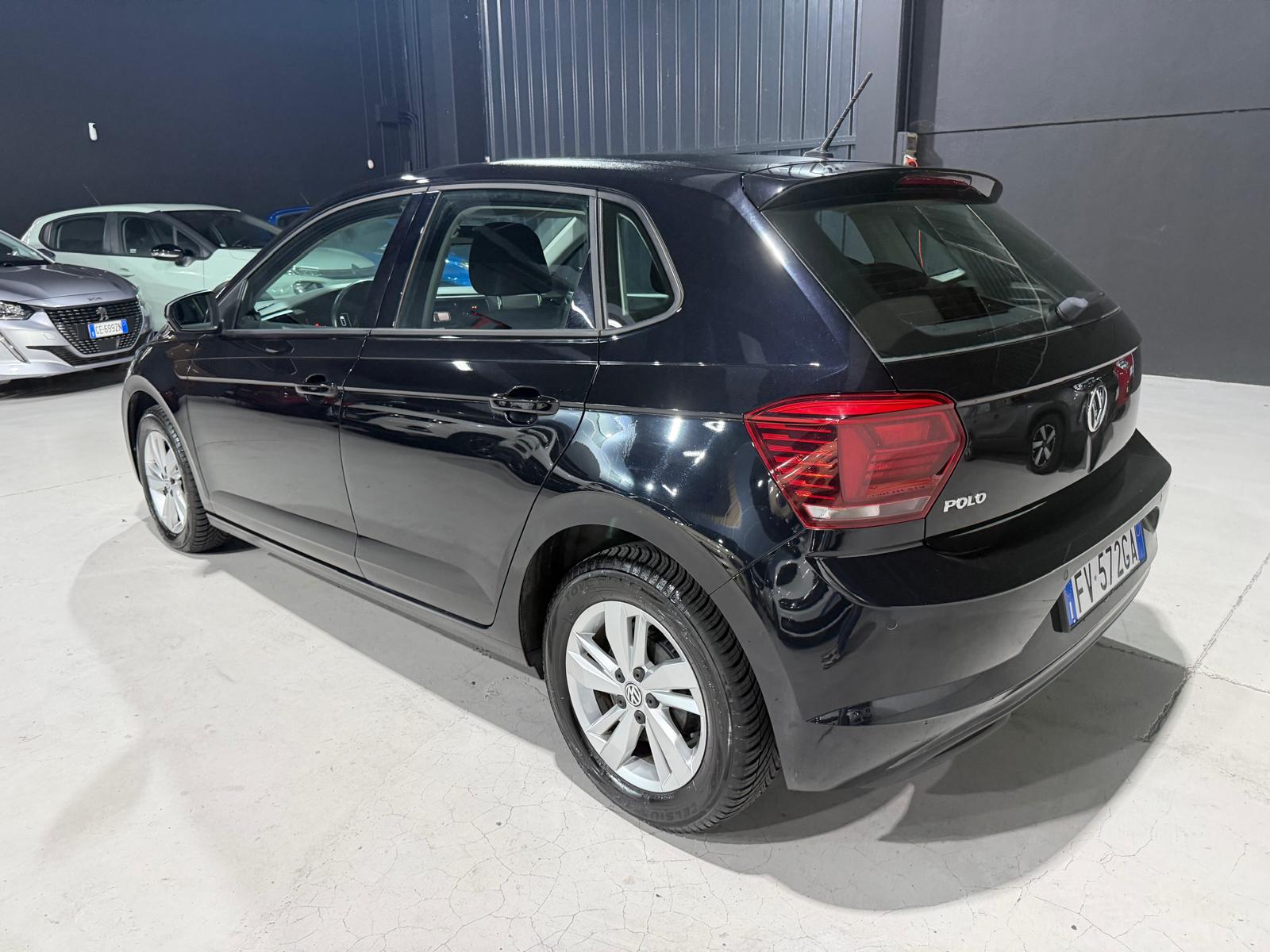 Volkswagen Polo 5p 1.6 tdi Comfortline 80cv Diesel Neopatentati 73.000km - foto 4 di 4