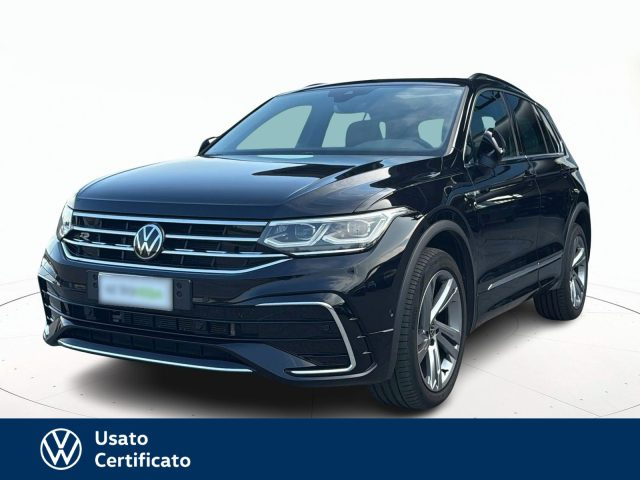 Volkswagen Tiguan 2.0 tdi r-line 4motion 150cv dsg usato a ARZIGNANO