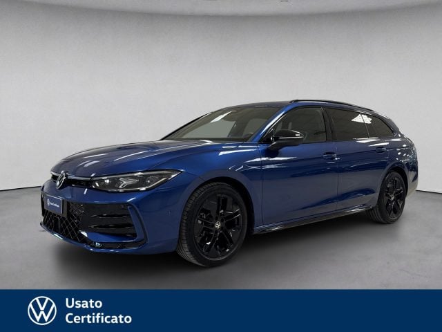 Volkswagen Passat 1.5 etsi act r-line plus 150cv dsg, del 2025, 10.850 km, in vendita a Arzignano (VI)