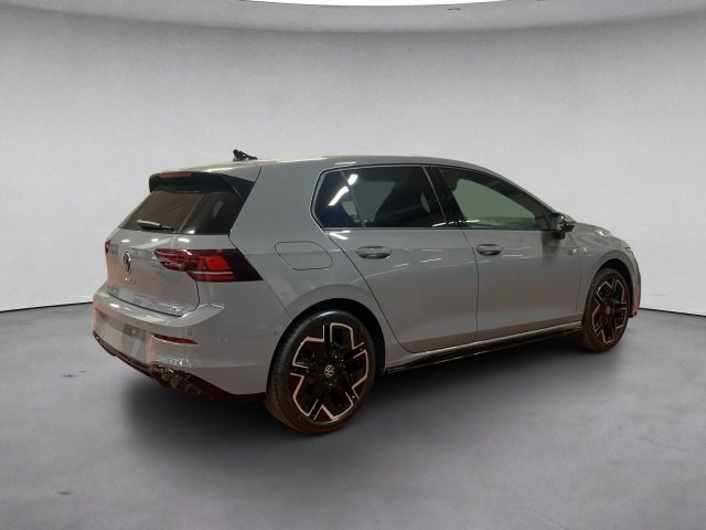 Volkswagen Golf Nuova Golf R-Line Plus 1.5 eTSI ACT 85 kW (115 CV) - foto 4 di 4