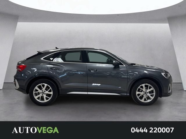 Audi Q3 sportback 35 2.0 tdi s line edition s-tronic - foto 3 di 4