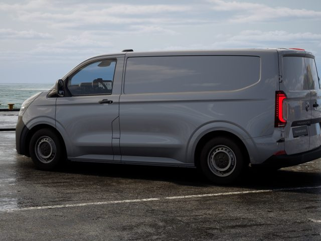 Volkswagen Transporter t7 t7 28 2.0 tdi 170cv 4x4 l1 auto - foto 3 di 4
