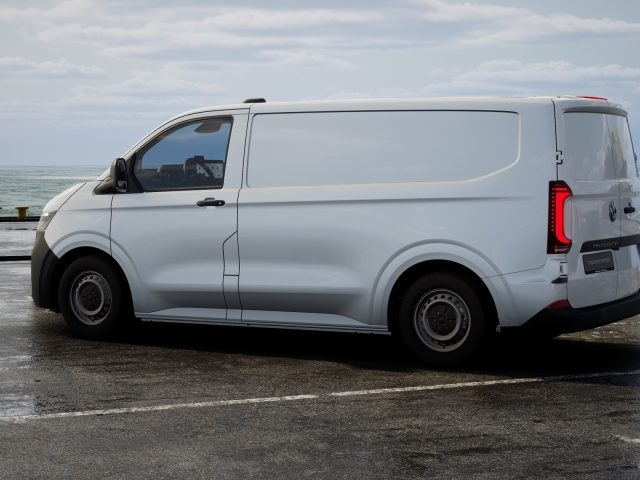 Volkswagen Transporter t7 t7 28 2.0 tdi 110cv l1 - foto 3 di 4