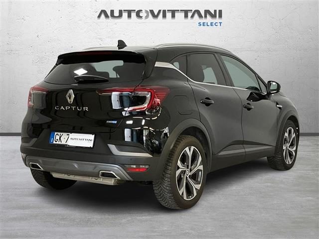 Renault Captur 1.6 E-TECH Plug-in Hybrid 160cv RS Line Aut - foto 3 di 4