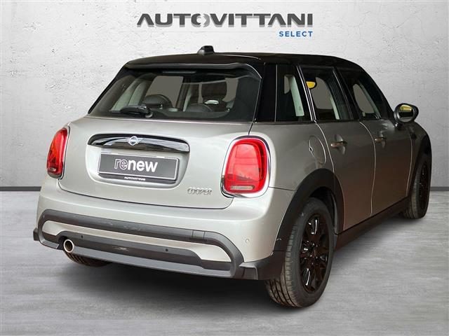 MINI Mini 5 Porte 1.5 Twin Power Turbo Cooper Essential - foto 3 di 4