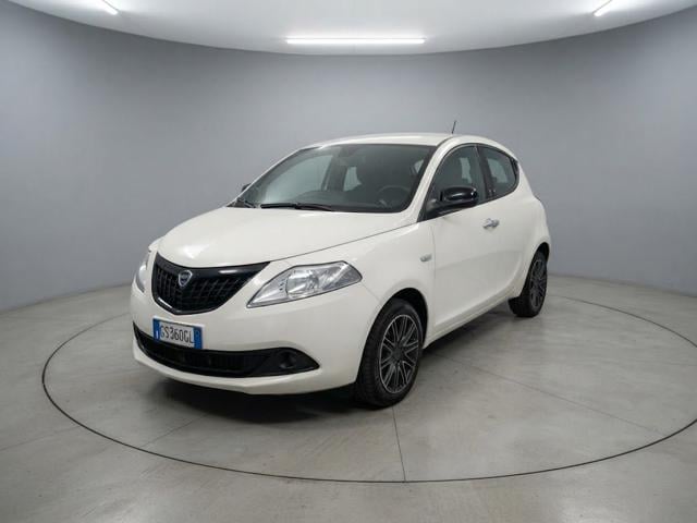Lancia Ypsilon 1.0 FireFly 70CV HYBRID ORO - KM ZERO ITALIANA, del 2023, 1 km, in vendita a Ciampino (RM)