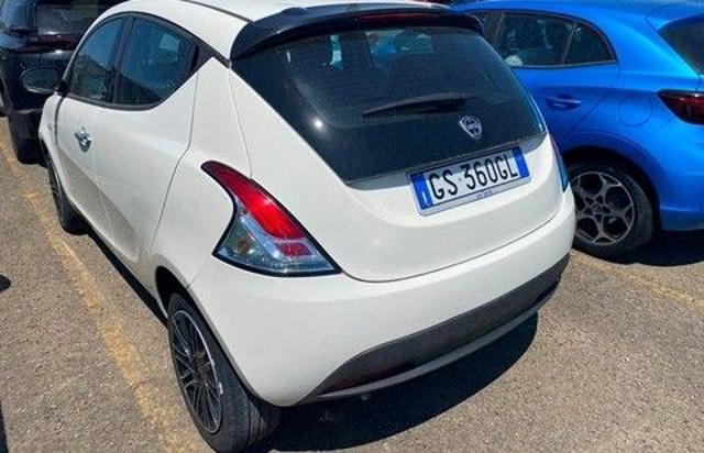 Lancia Ypsilon 1.0 FireFly 70CV HYBRID ORO - KM ZERO ITALIANA - foto 2 di 4