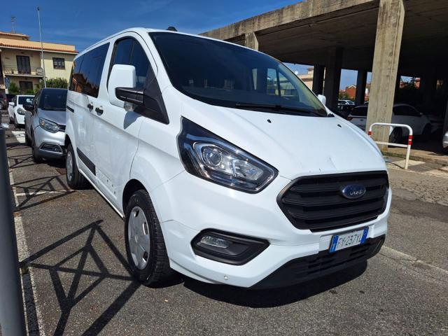 Ford Tourneo Custom 2.0 TDCi 130CV PC 8posti - UNIPRO TAGLIANDATA - foto 3 di 4