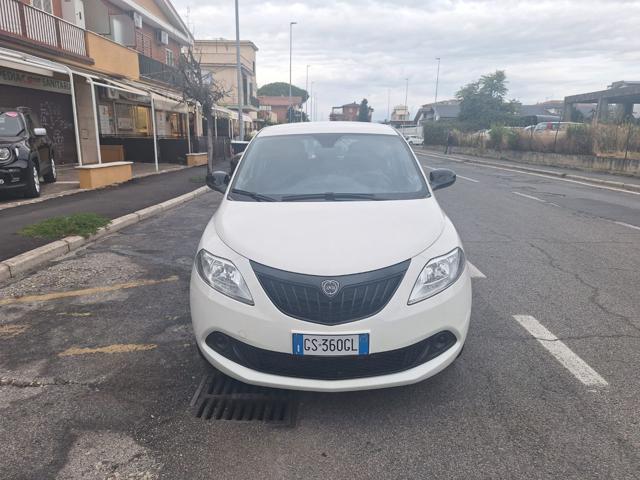 Lancia Ypsilon 1.0 FireFly 70CV HYBRID ORO - KM ZERO ITALIANA - foto 2 di 4
