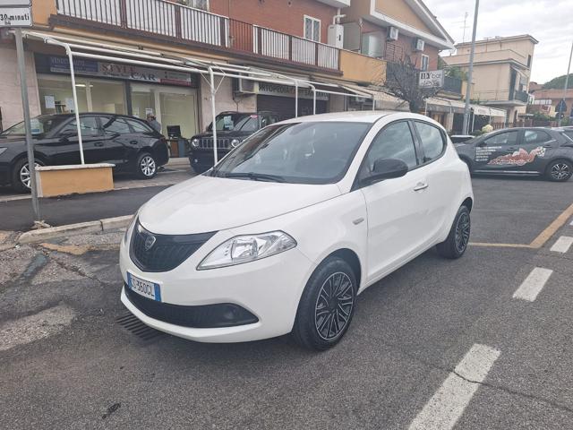 Lancia Ypsilon 1.0 FireFly 70CV HYBRID ORO - KM ZERO ITALIANA, del 2023, 1 km, in vendita a Ciampino (RM)
