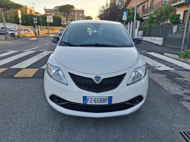 Lancia Ypsilon 1.2 Benz 69CV GOLD E6 - UNIPRO TAGLIANDATA - foto 2 di 4