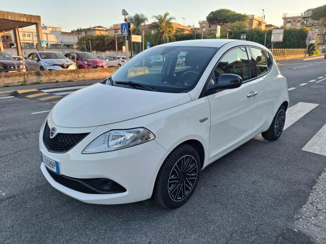 Lancia Ypsilon 1.2 Benz 69CV GOLD E6 - UNIPRO TAGLIANDATA - foto 3 di 4