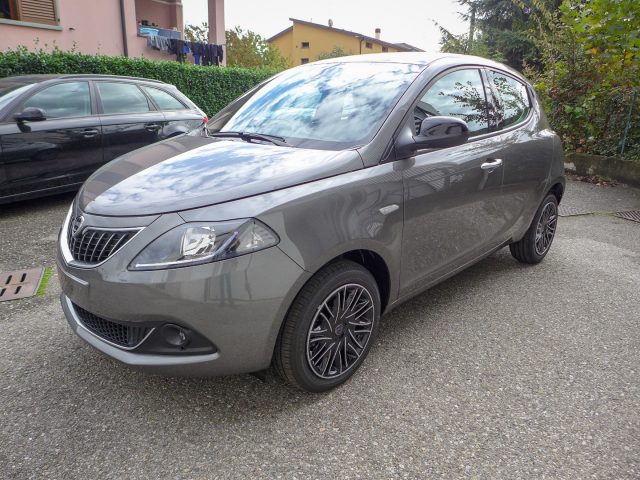 Lancia Ypsilon 1.0 FireFly 5 porte S&S Hybrid Gold km.0!! km 0 a GRASSOBBIO
