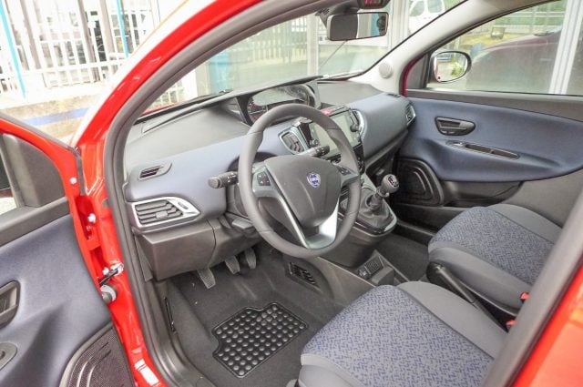 Lancia Ypsilon 1.0 FireFly 5 porte S&S Hybrid Gold km.0!!, del 2023, 1 km, in vendita a Grassobbio (BG)