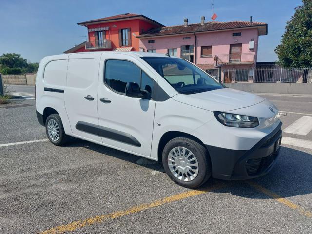 Toyota Proace City 1.5D 100 CV S&S PL Comfort CON PIANALE POSTERIORE, del 2026, in vendita a Grassobbio (BG)