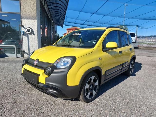 Fiat Pandina 1.0 FireFly 65 CV Hybrid Cross, del 2026, in vendita a Grassobbio (BG)
