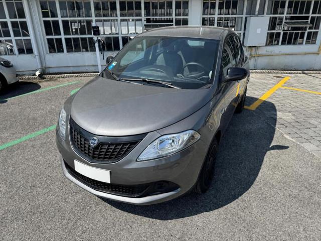 Lancia Ypsilon III 1.0 FireFly 70Cv 5p S&S Hybrid Silver - foto 3 di 4