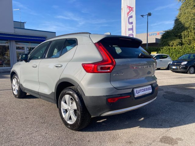 Volvo XC40 T2 Autom. Essential, del 2023, 73.007 km, in vendita a San Stino Di Livenza (VE)