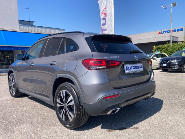 Mercedes-Benz GLA 200 d Automatic Sport - foto 2 di 4