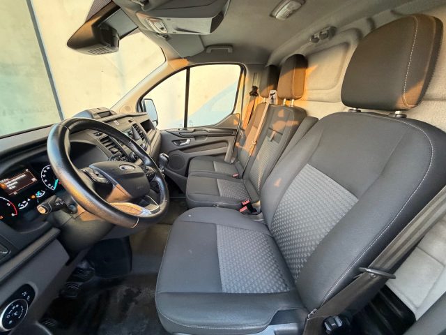 Ford Transit Custom 280 2.0 EcoBlue 130 cv L2H2, del 2020, 72.000 km, in vendita a Lonato Del Garda (BS)