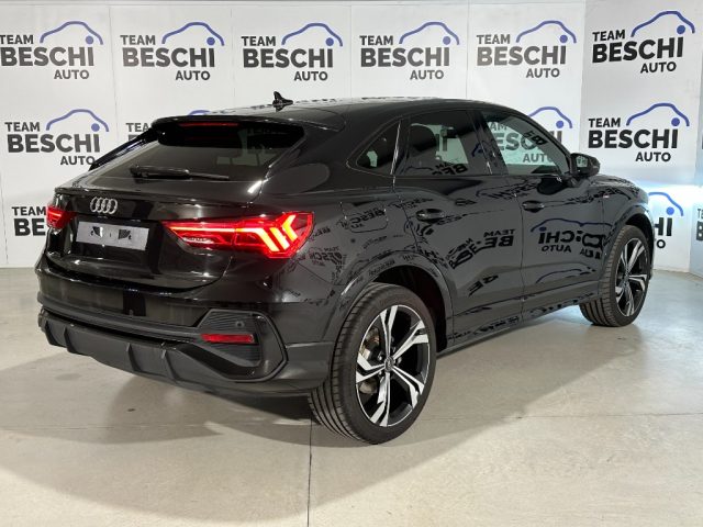 Audi Q3 Sportback 35 TFSI S tronic Identity Black - foto 4 di 4
