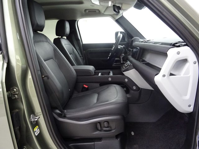 Land Rover Defender 110 3.0D I6 200 CV AWD Auto SE - foto 3 di 4