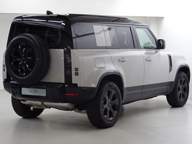 Land Rover Defender 110 3.0D I6 200 CV AWD Auto S - foto 2 di 4