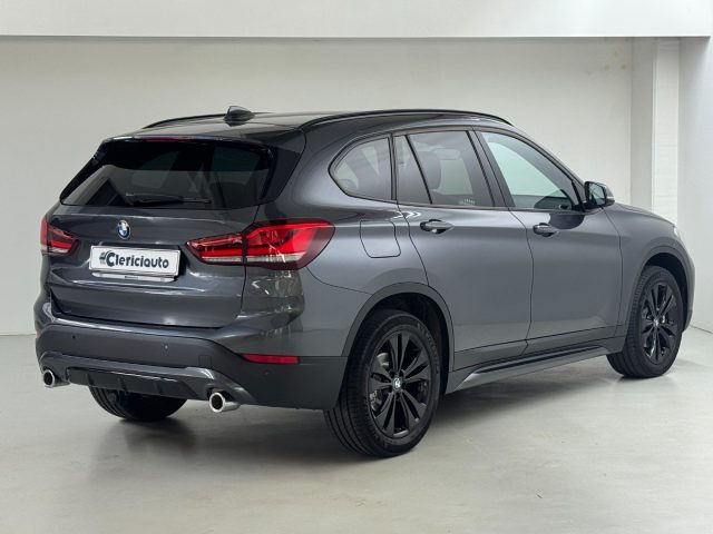 BMW X1 xDrive18d Sport - foto 2 di 4
