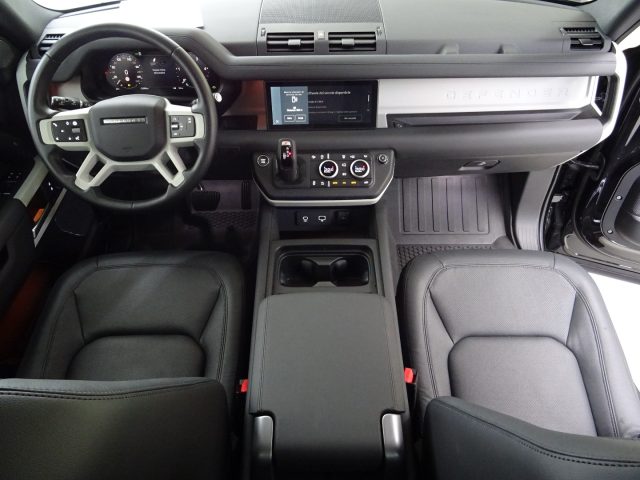 Land Rover Defender 90 3.0D I6 200 CV AWD Auto SE - foto 4 di 4