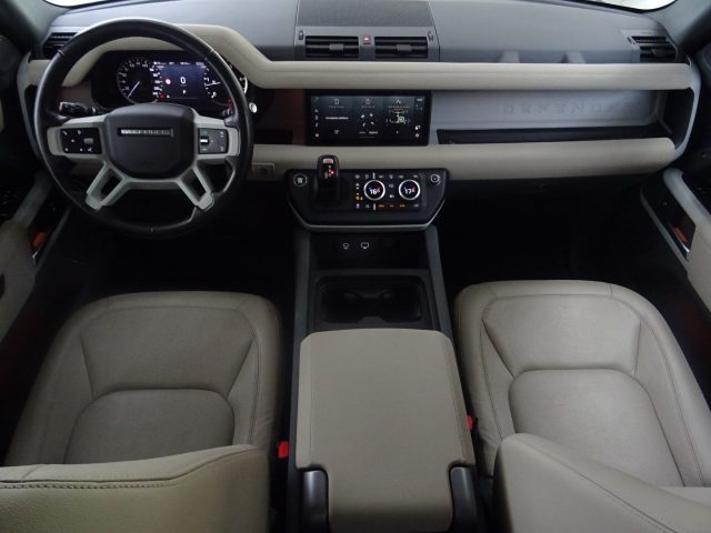 Land Rover Defender 110 3.0D I6 200 CV AWD Auto SE - foto 4 di 4