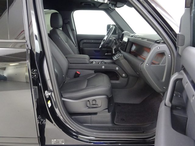 Land Rover Defender 110 2.0 Si4 PHEV 300 CV AWD Auto X-Dynamic SE - foto 3 di 4