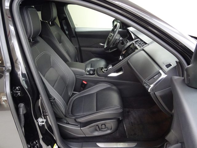 Jaguar E-Pace 2.0D I4 163 CV AWD Auto R-Dynamic S - foto 3 di 4