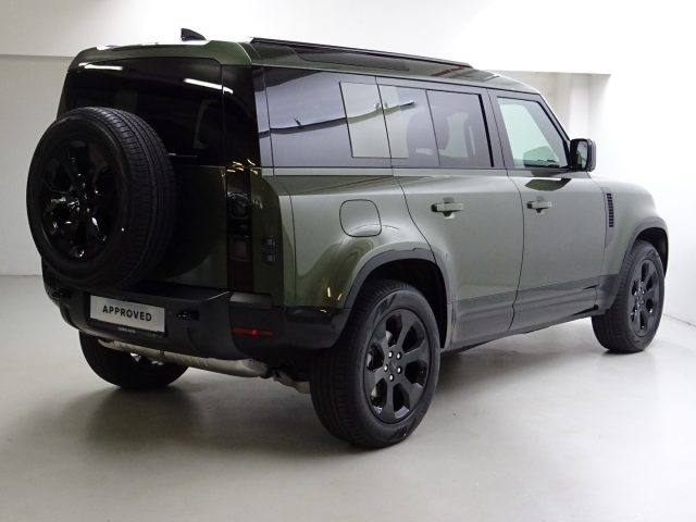 Land Rover Defender 110 3.0D I6 200 CV AWD Auto X-Dynamic SE - foto 2 di 4