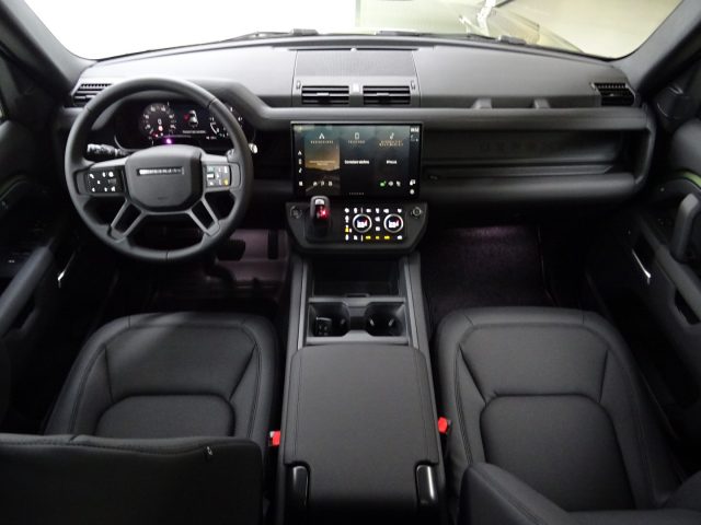 Land Rover Defender 110 3.0D I6 200 CV AWD Auto X-Dynamic SE - foto 4 di 4