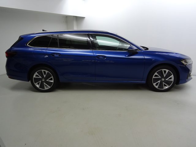 Skoda Superb 2.0 TDI DSG Wagon STYLE, del 2025, 1 km, in vendita a Tavernerio (CO)