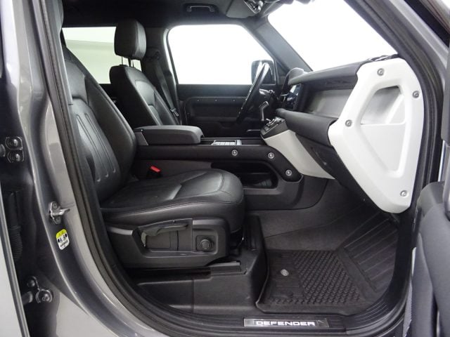 Land Rover Defender 110 3.0D I6 250 CV AWD X-Dynamic S 7 POSTI - foto 3 di 4