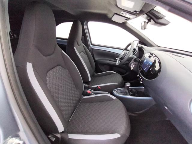Toyota Aygo X 1.0 VVT-i 72 CV 5 porte Trend Air S-CVT - foto 3 di 4