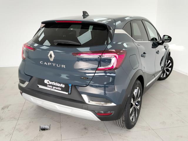 Renault Captur 1.6 E-Tech hybrid Zen 145cv auto - foto 2 di 4