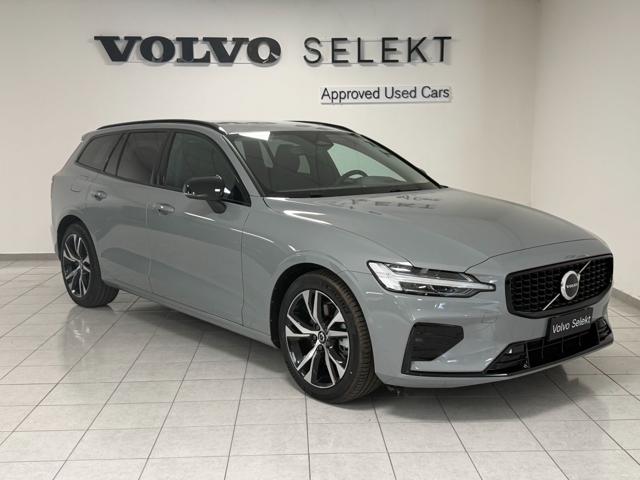 Volvo V60 B3 automatico Plus Dark - foto 3 di 4