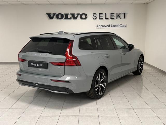 Volvo V60 B3 automatico Plus Dark - foto 2 di 4