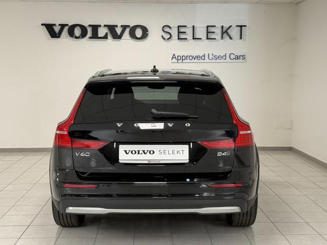 Volvo V60 Cross Country B4 (d) AWD automatico Plus - foto 3 di 4