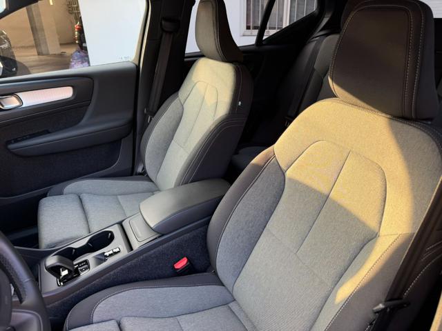 Volvo XC40 B3 automatico Core, del 2025, 30.300 km, in vendita a Lurate Caccivio (CO)