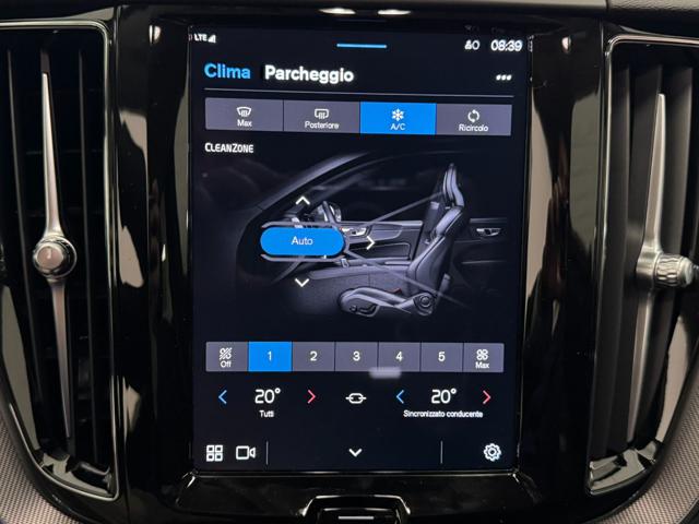 Volvo XC60 B4 (d) automatico Plus Dark - KM0 usato a LURATE CACCIVIO