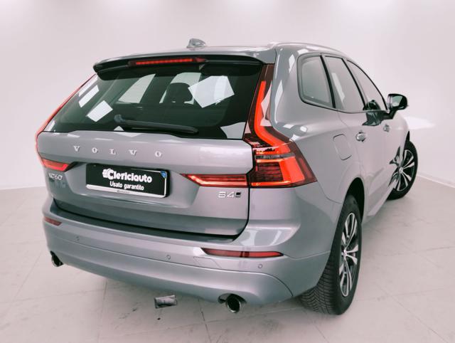 Volvo XC60 B4 (d) AWD Geartronic Momentum - foto 2 di 18