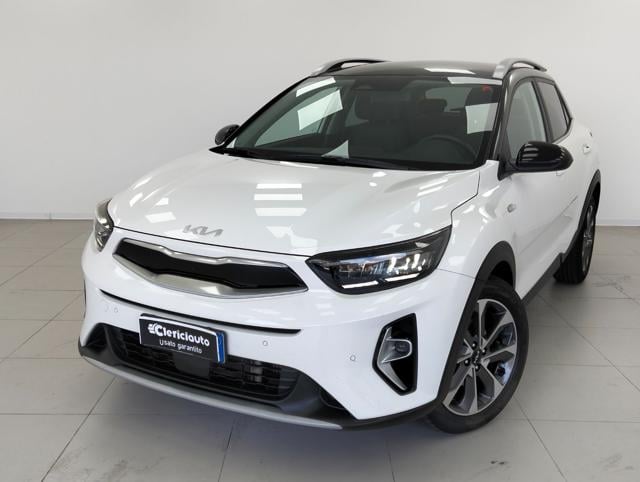 Kia Stonic 1.0 T-GDi 100 CV MHEV iMT Style, del 2022, 69.700 km, in vendita a Lurate Caccivio (CO)