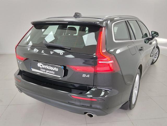 Volvo V60 B4 (d) Geartronic Momentum Business Pro - foto 2 di 4