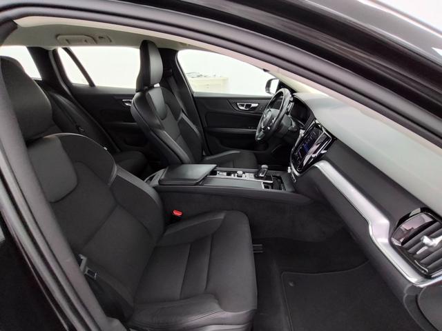 Volvo V60 B4 (d) Geartronic Momentum Business Pro - foto 3 di 4